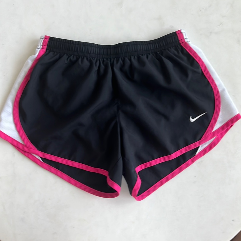 Nike black & pink built-in underwear key pocket athletic shorts, Small (girls)